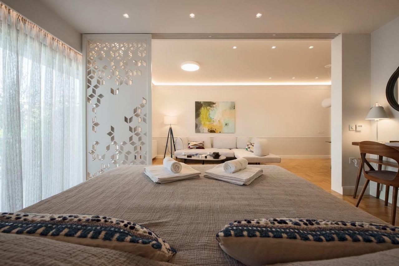 Chic Central Athens Apartment At Mavilli Sq. Exteriör bild